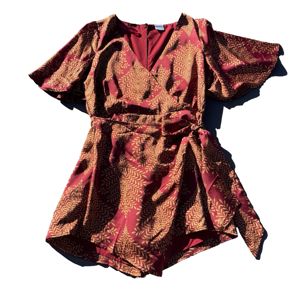 Selfie Leslie Crimson Gold Romper M Wrap V-Neck Kimono Keyhole Spring Break